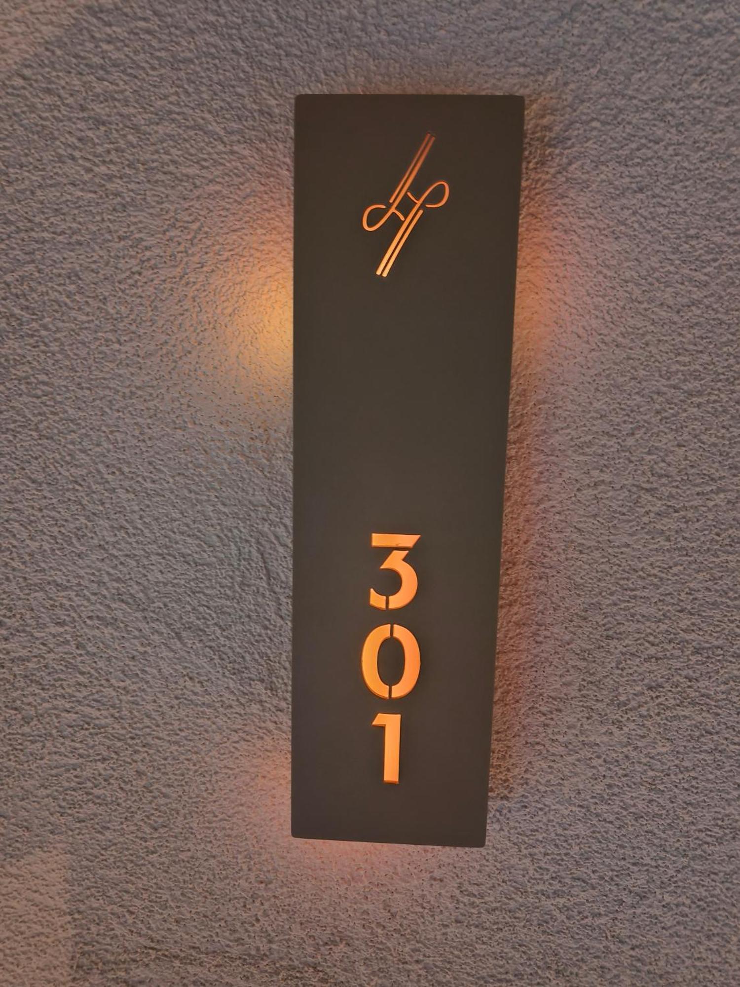 Heyday Luxury Suites 페리사 외부 사진