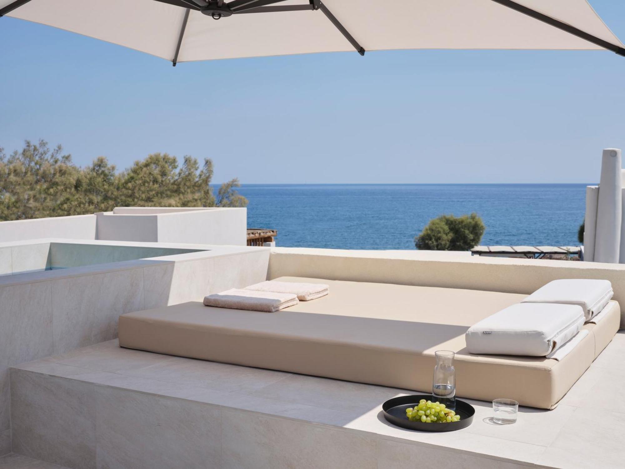 Heyday Luxury Suites 페리사 외부 사진