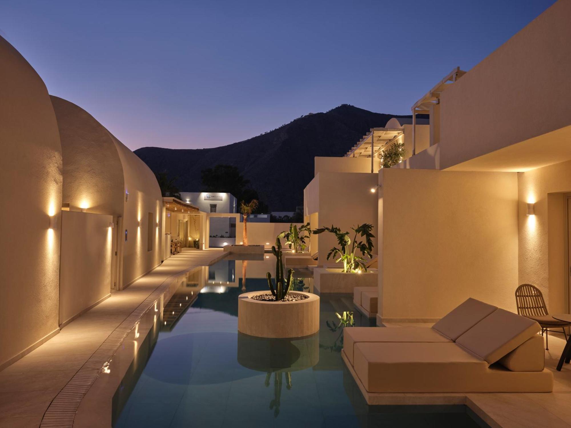 Heyday Luxury Suites 페리사 외부 사진