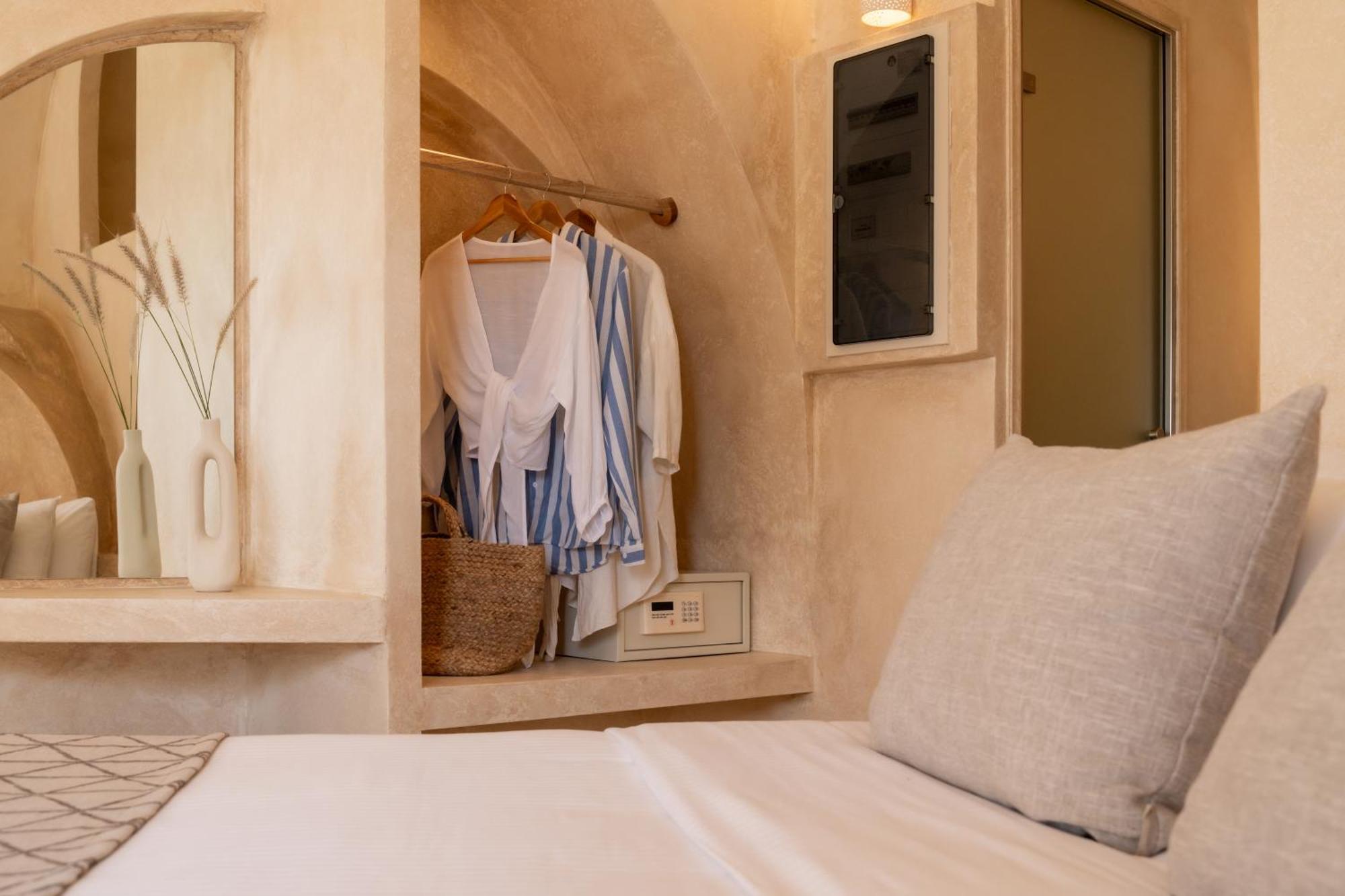 Heyday Luxury Suites 페리사 외부 사진