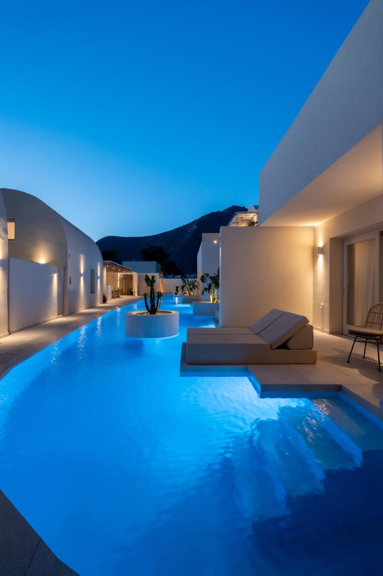 Heyday Luxury Suites 페리사 외부 사진