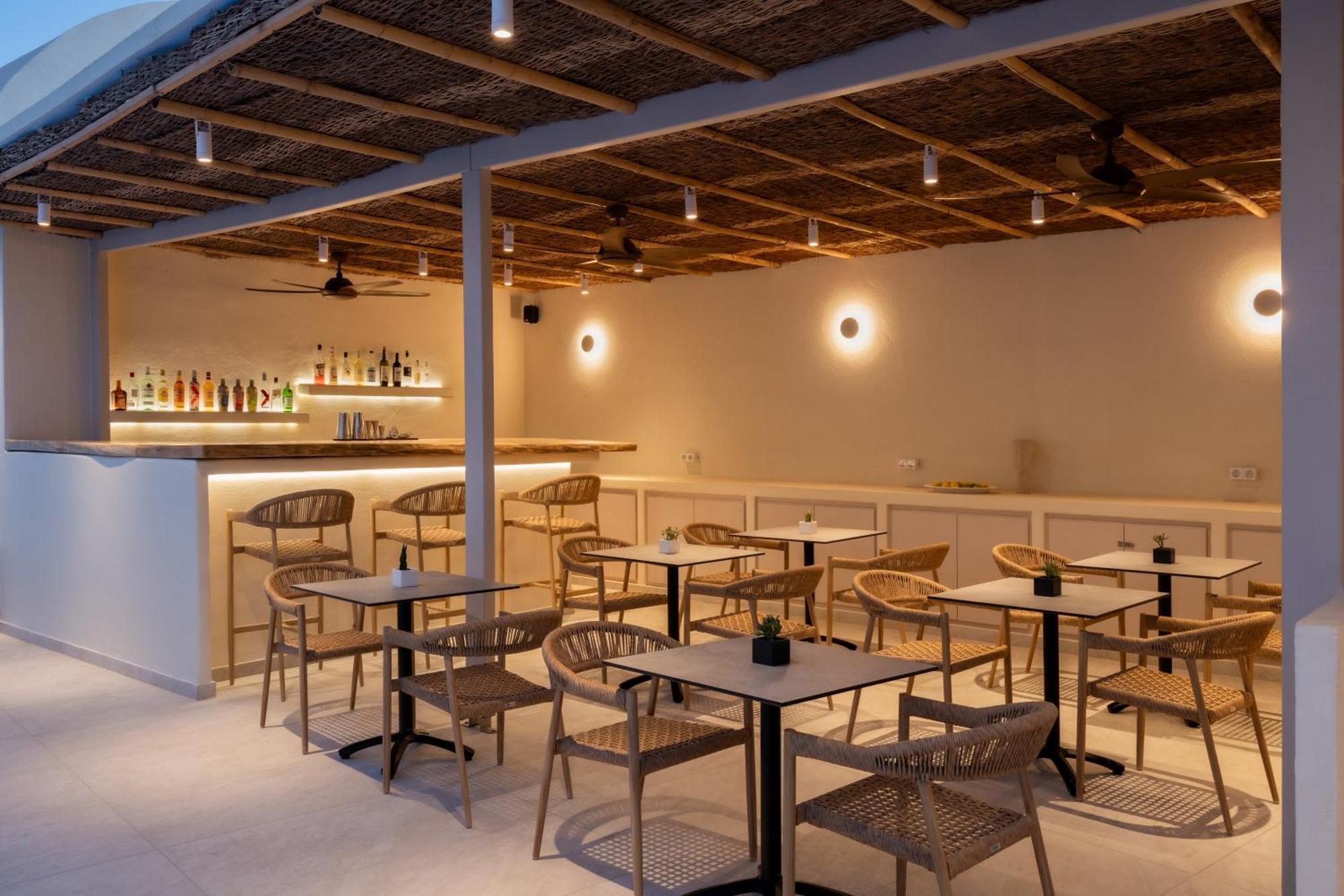 Heyday Luxury Suites 페리사 외부 사진