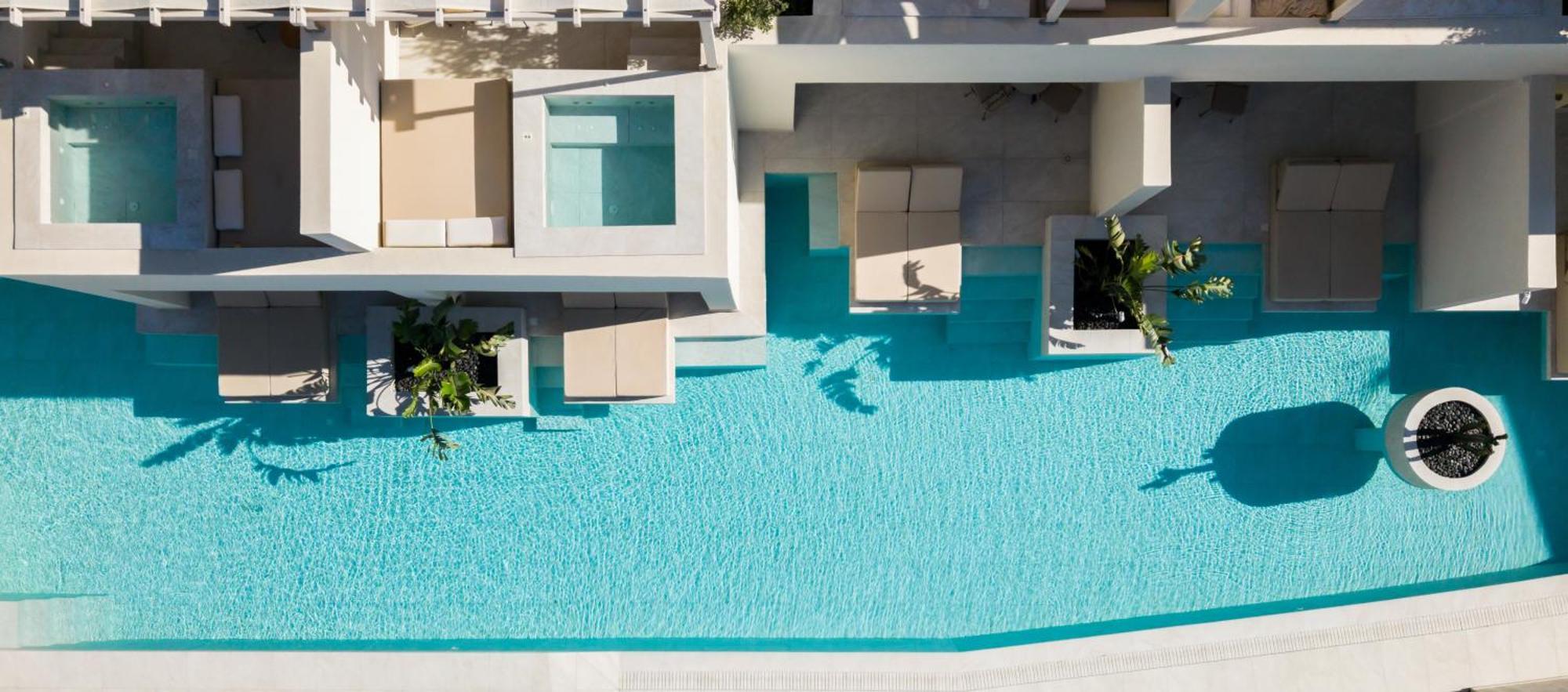 Heyday Luxury Suites 페리사 외부 사진